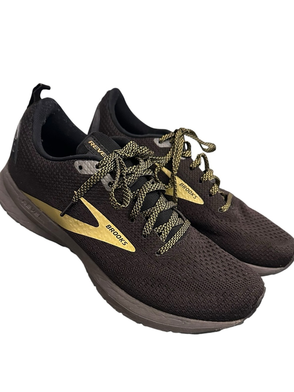 Brooks Revel 4 Running Shoes Black Gold Athletic Sneakers Men’s 9 Women’s 11